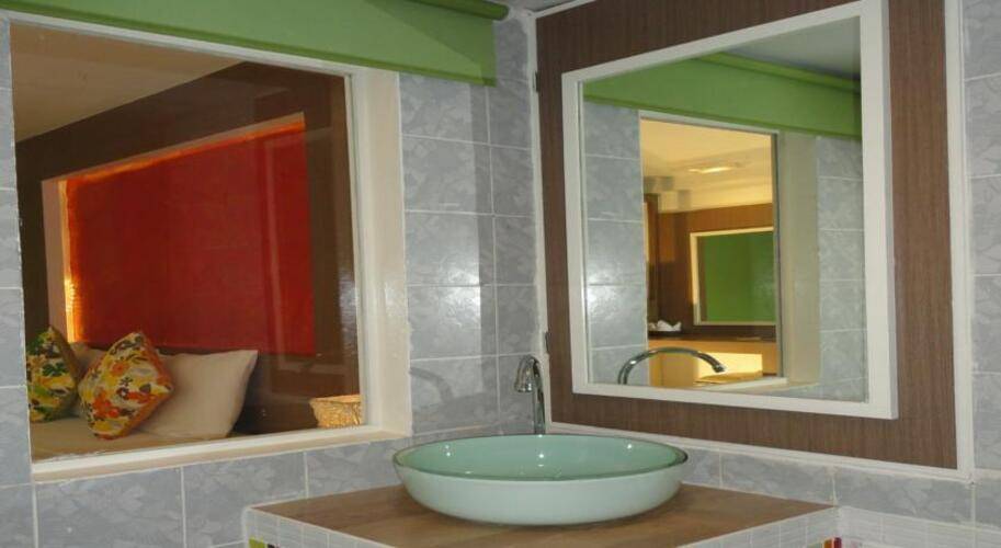 Lamoon Resortel