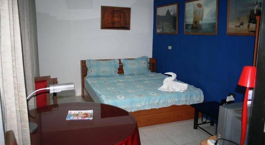 Summer Breeze Inn Hotel