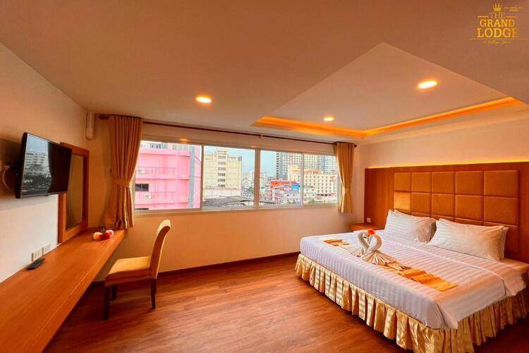 The Grand Lodge Pattaya (Ex.The Privi Hotel)