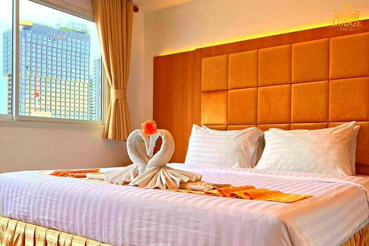The Grand Lodge Pattaya (Ex.The Privi Hotel)