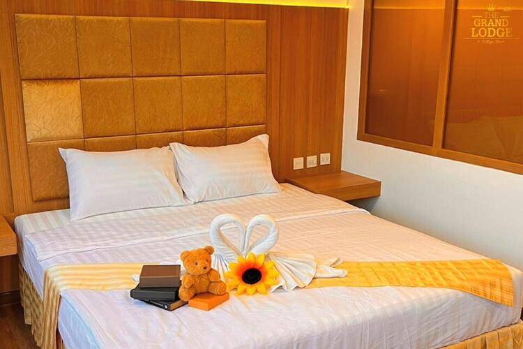 The Grand Lodge Pattaya (Ex.The Privi Hotel)