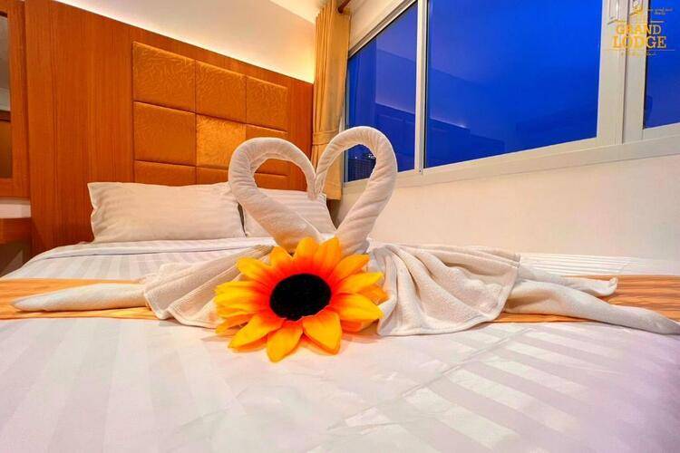 The Grand Lodge Pattaya (Ex.The Privi Hotel)