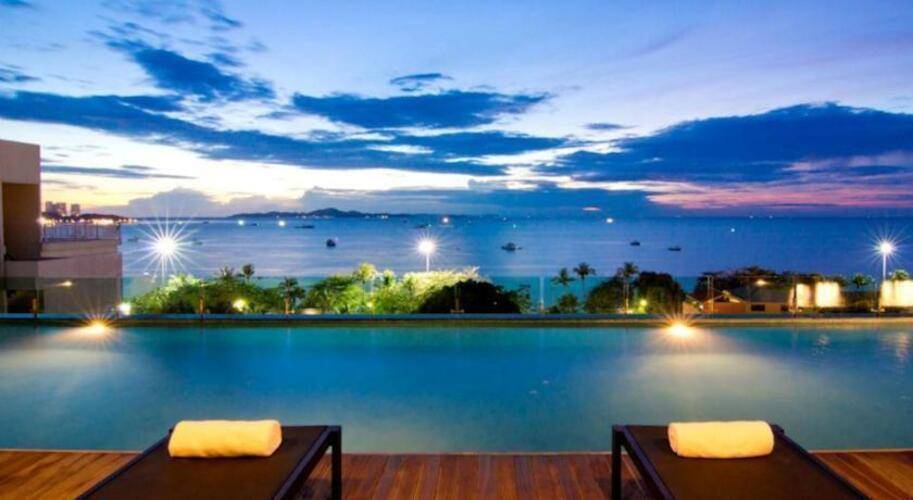 Seven Zea Chic Hotel