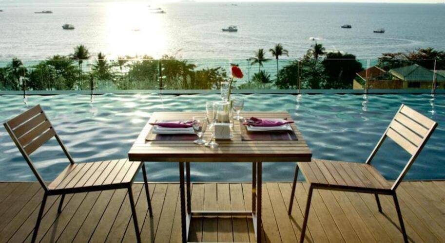 Seven Zea Chic Hotel