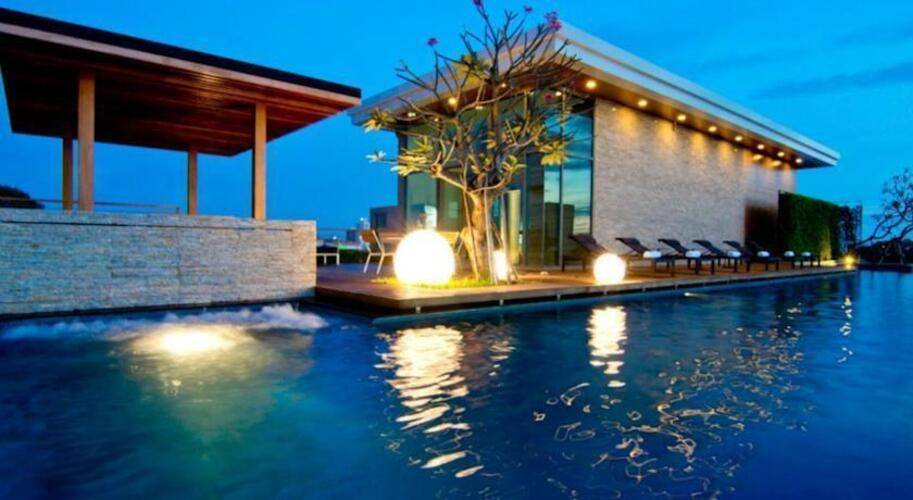 Seven Zea Chic Hotel