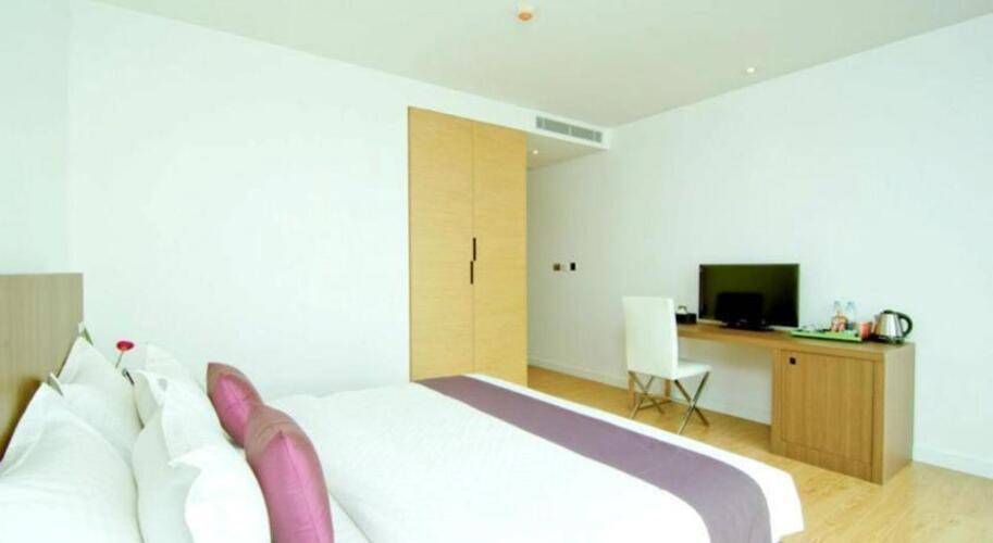 Seven Zea Chic Hotel
