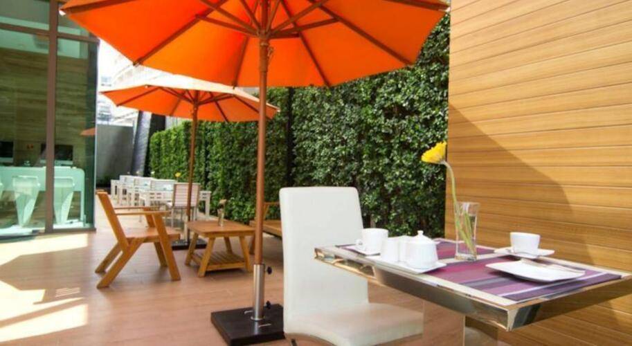 Seven Zea Chic Hotel