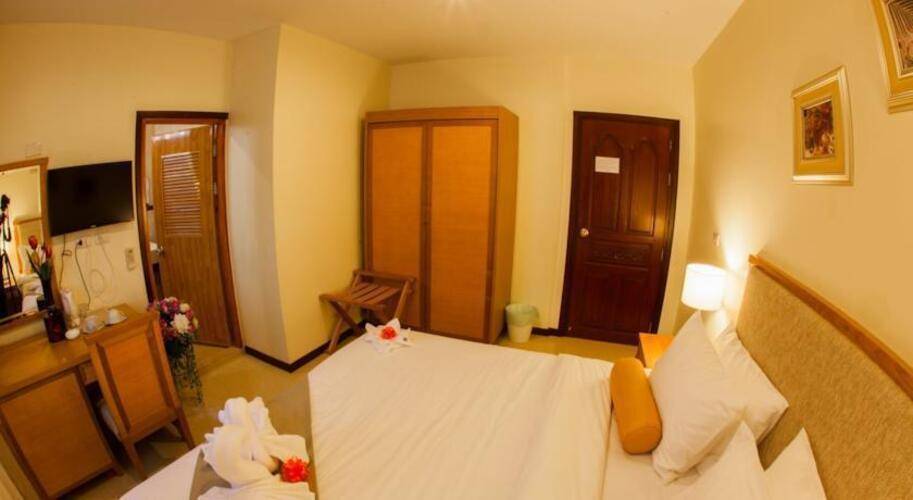 Babylon Palace Hotel