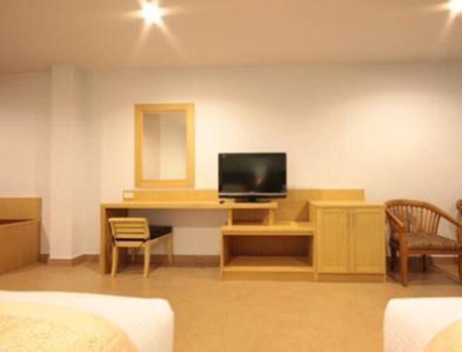Paragon Suites Resort