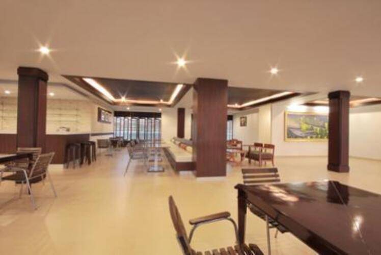 Paragon Suites Resort