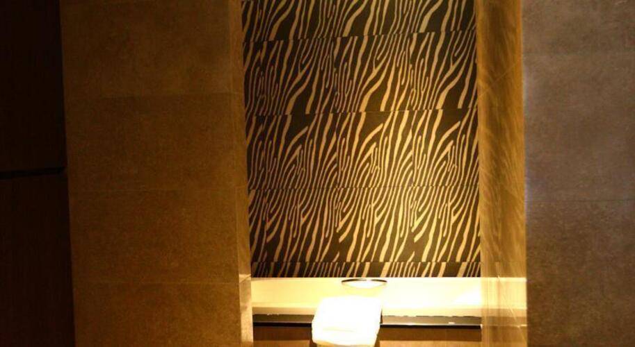 Season Five Hotel