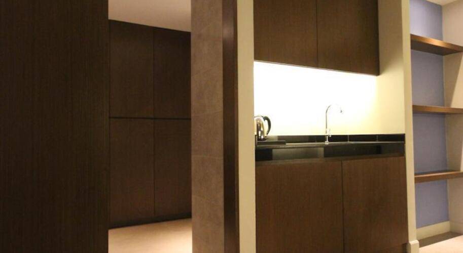 Season Five Hotel