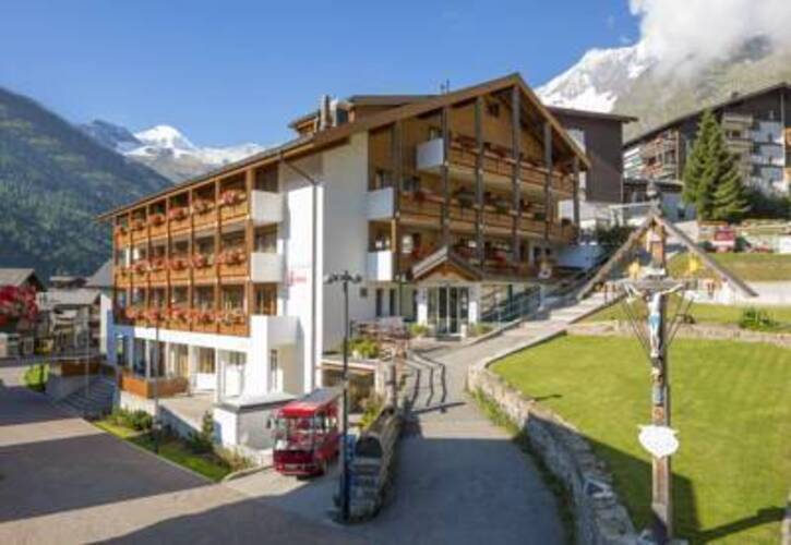 Artemis Hotel