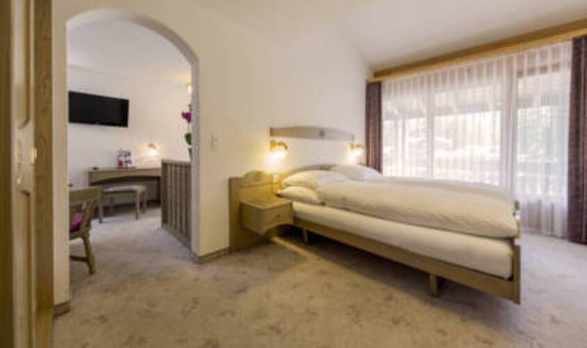 Artemis Hotel