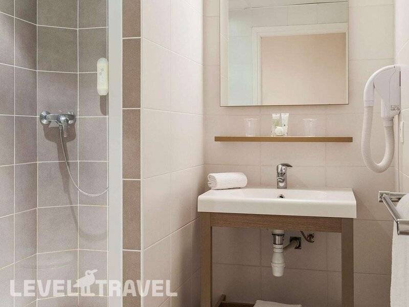 Фотография Comfort Suites Cannes Mandelieu (Ex. Appart' City Cannes Mandelieu)