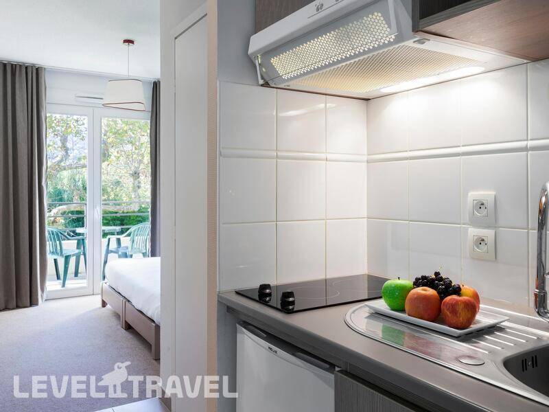 Фотография Comfort Suites Cannes Mandelieu (Ex. Appart' City Cannes Mandelieu)