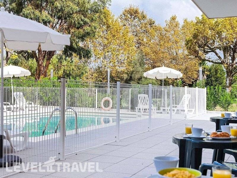 Фотография Comfort Suites Cannes Mandelieu (Ex. Appart' City Cannes Mandelieu)
