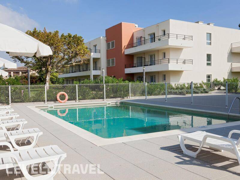 Фотография Comfort Suites Cannes Mandelieu (Ex. Appart' City Cannes Mandelieu)