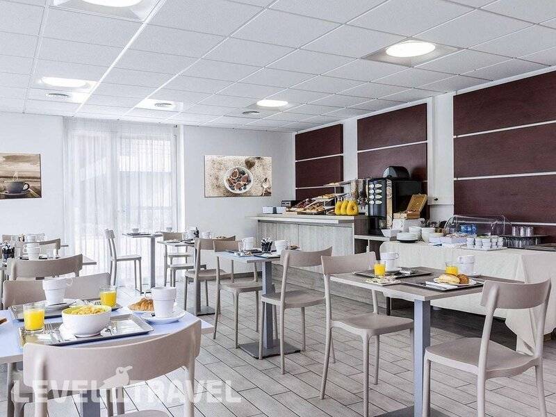 Фотография Comfort Suites Cannes Mandelieu (Ex. Appart' City Cannes Mandelieu)