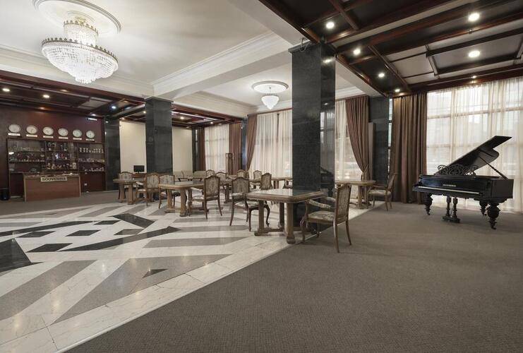 Ani Central Inn (Ex.Silachi Hotel)