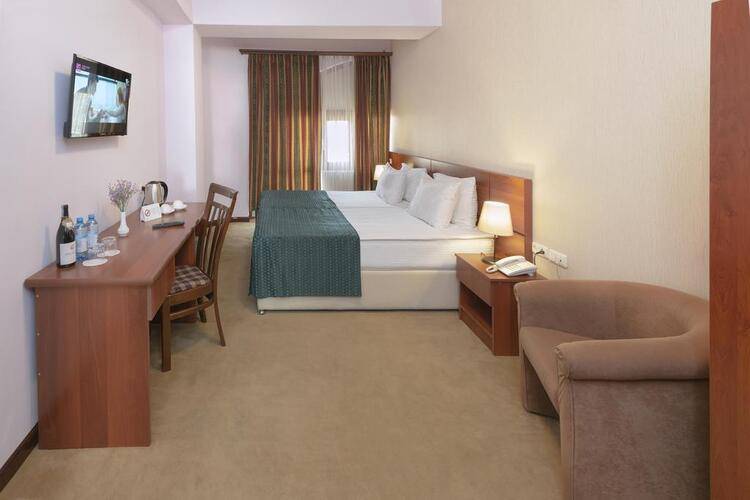 Ani Central Inn (Ex.Silachi Hotel)