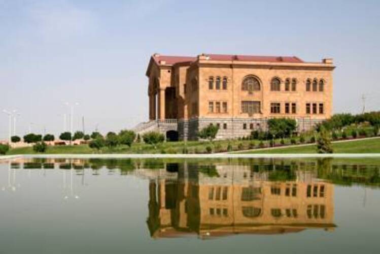 Latar Hotel