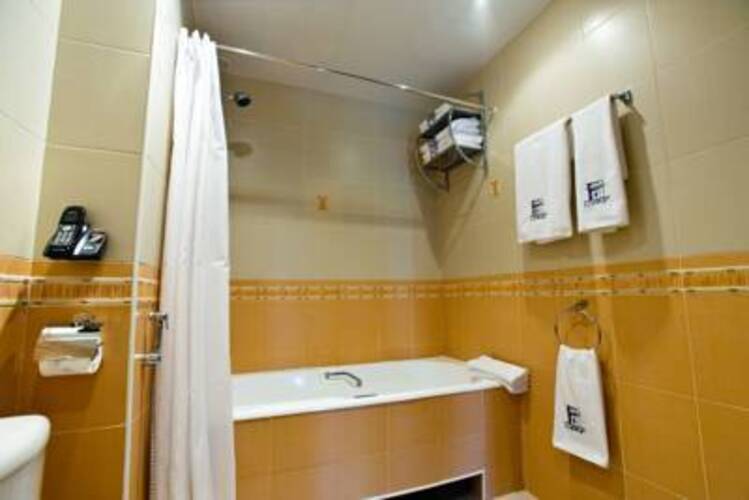 Latar Hotel