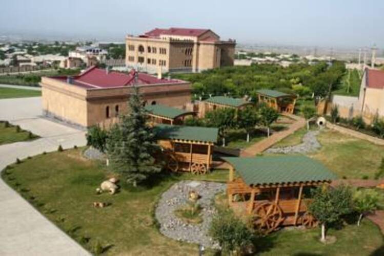 Latar Hotel