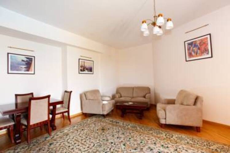 Latar Hotel