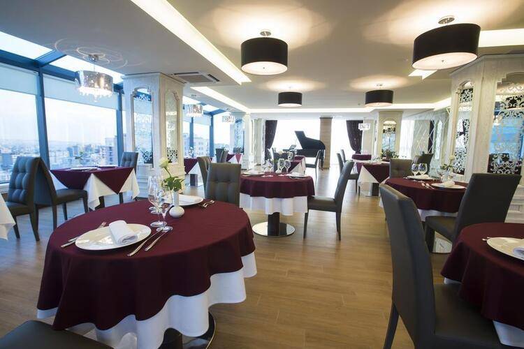 Opera Suite Hotel