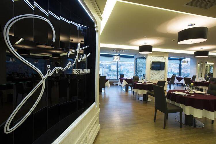 Opera Suite Hotel
