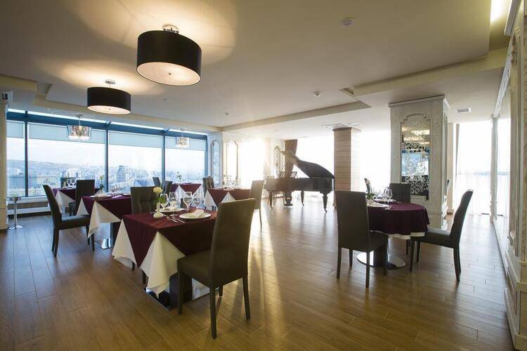 Opera Suite Hotel