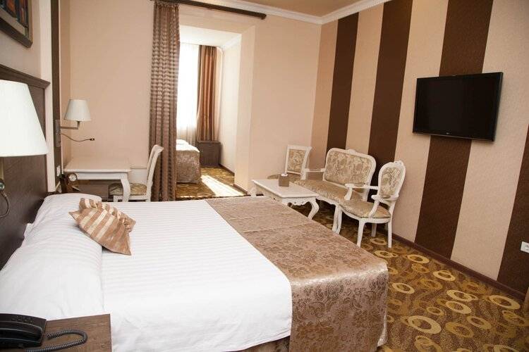 Imperial Palace Hotel