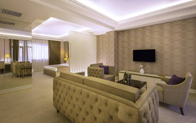 Paris Hotel