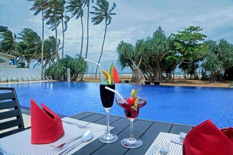 Rathna Beach Hotel (Ex. Coco Royal Beach Resort)
