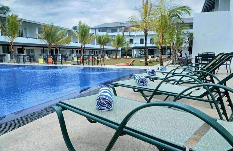 Rathna Beach Hotel (Ex. Coco Royal Beach Resort)