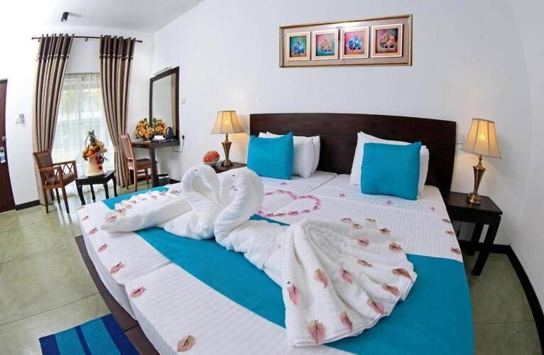 Rathna Beach Hotel (Ex. Coco Royal Beach Resort)