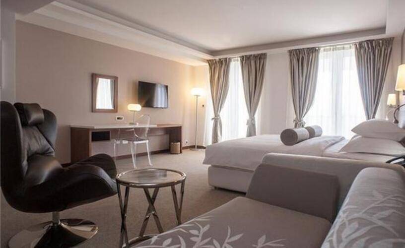 Aurel Hotel