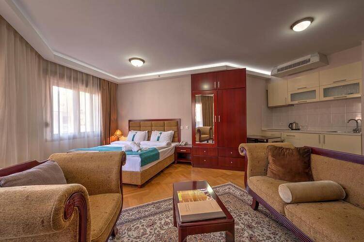 Magnolia Hotel