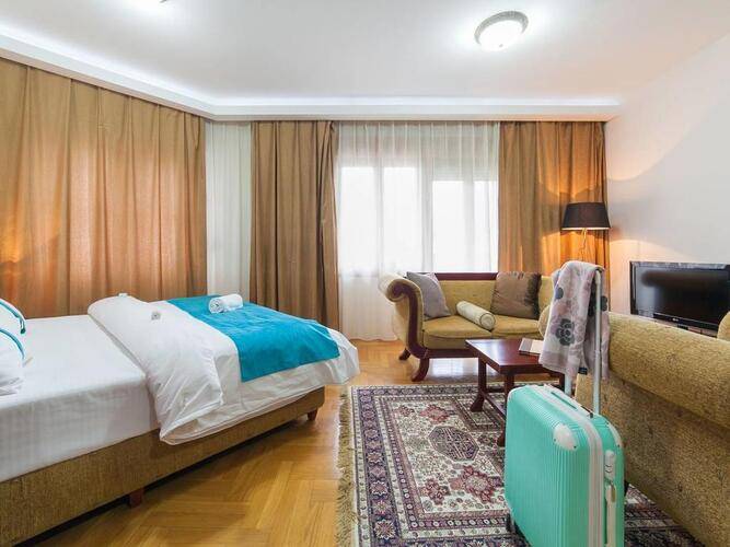 Magnolia Hotel