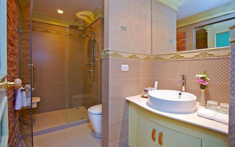 Kingston Suites