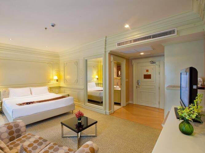 Kingston Suites