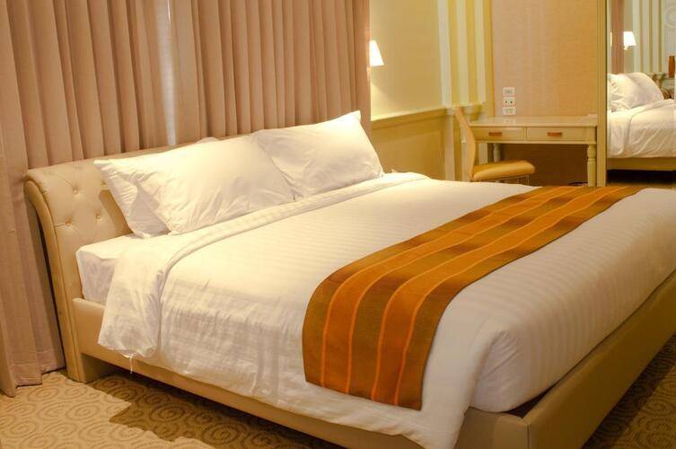 Kingston Suites