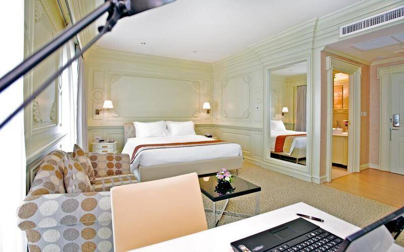 Kingston Suites