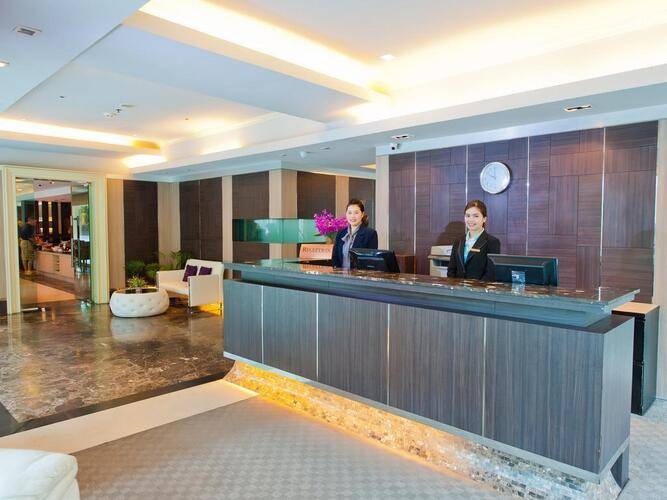 Kingston Suites
