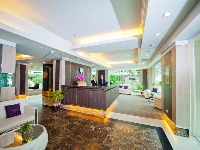 Kingston Suites