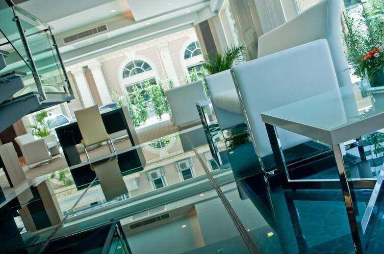 Kingston Suites