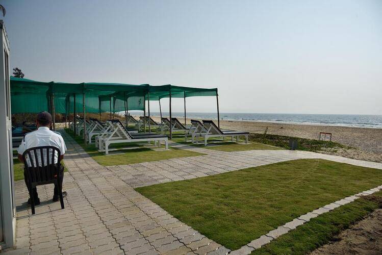 Majestic Beach Comforts