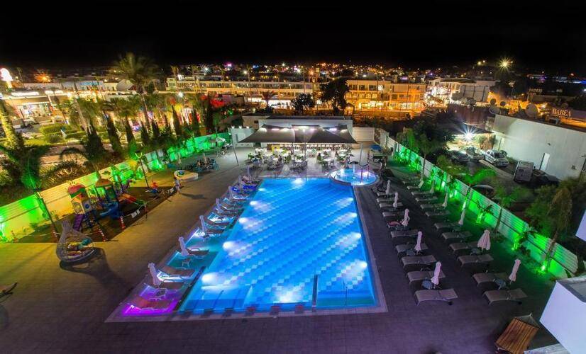 Nicolas Color Hotel