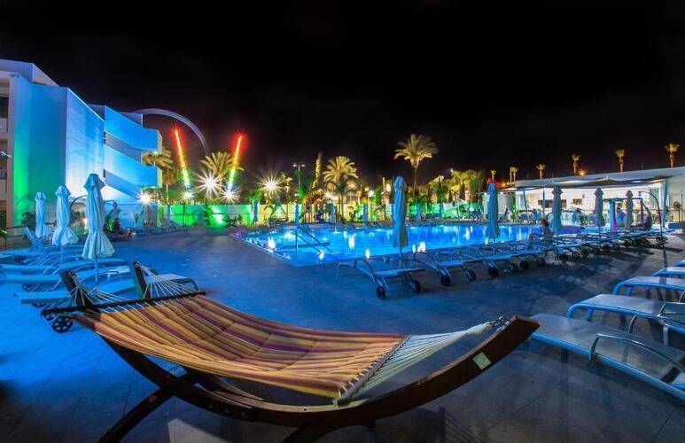 Nicolas Color Hotel